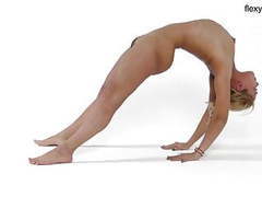 Cumshotti presents: Asya bulka hot ass gymnast does spreads