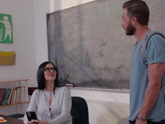 Cumshotti presents: Kinky math tutor jasmine jae loves giving head and having sex