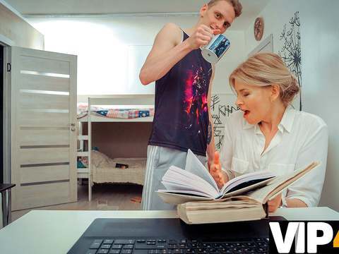 Cumshotti presents: Tutor4k. dude uses dirty ideas and finally fucks sexy literature teacher