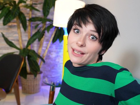 Cumshotti presents: Short hair kitty lynn gives a blowjob and gets fucked balls deep