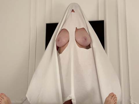 Cumshotti presents: Fucked big titty ghost on halloween