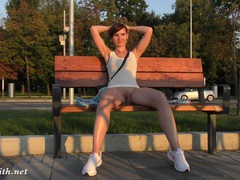 Cumshotti presents: Jeny smith bottomless rides
