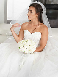 Cumshotti presents: Bootylicious bride Kelsi Monroe screws a handsome officiant on her wedding day